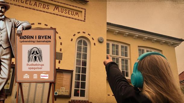 Barn går lydvandring med høretelefoner i Rudkøbing