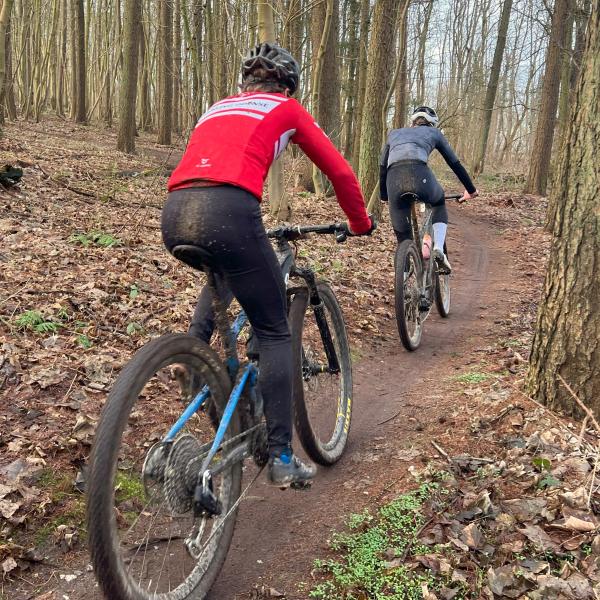 To mountainbikere på Ibjerg MTB spor på Sydfyn